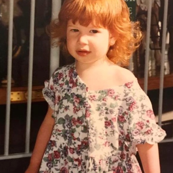 Meet your Posher! 💳 - Picture 5 of 7